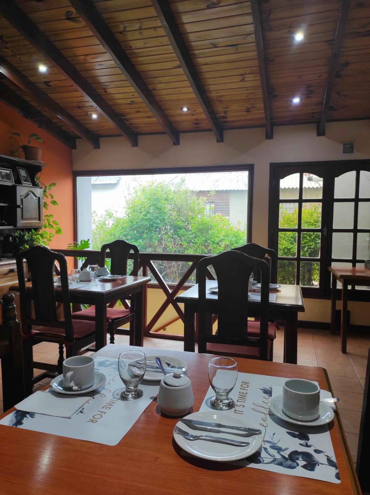 Las Retamas B&B อูซัวยา ภายนอก รูปภาพ