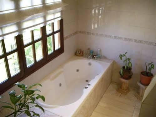Las Retamas B&B อูซัวยา ภายนอก รูปภาพ