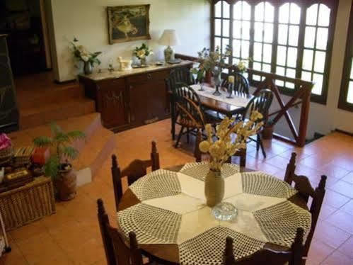 Las Retamas B&B อูซัวยา ภายนอก รูปภาพ